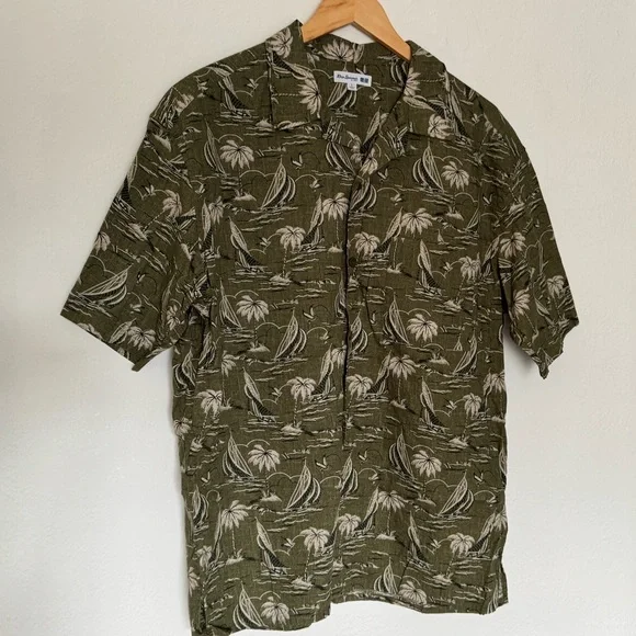 Reyn Spooner x Uniqlo Green Hawaiian Shirt with Palm Tree Print - Picture 1 of 5
